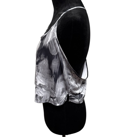 NWT Nike Women's One Dri-FIT Cropped Printed Tank Top Size XL. - Picture 2 of 6